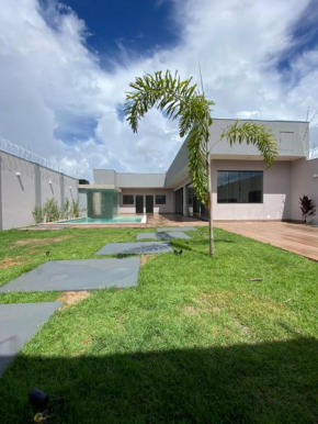 Casa com piscina aquecida, sauna e duas suítes